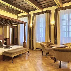 traditional-prague-apartment.praguehotelsweb.com/